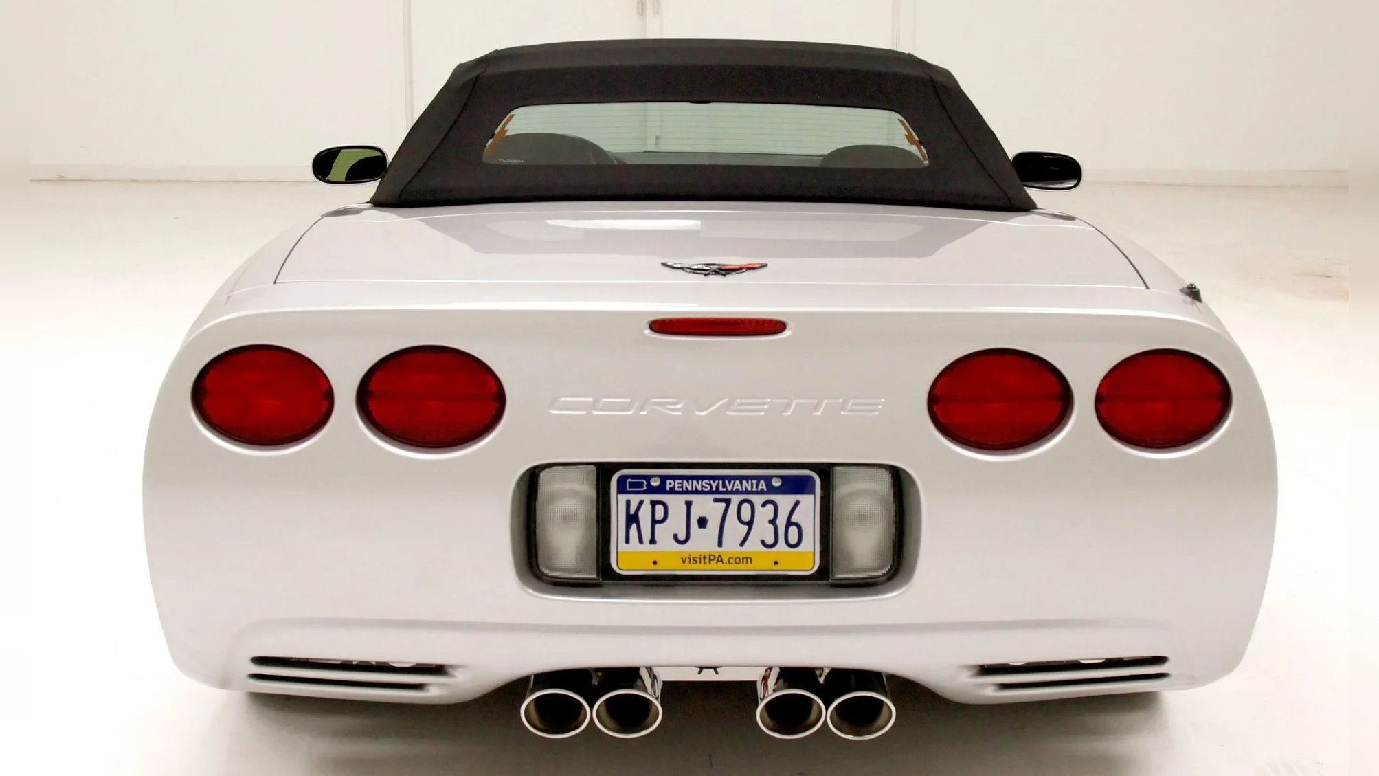 Click to Enlarge-Esc to Close Corvette Generations/C5/C5 2004 White Rear.webp